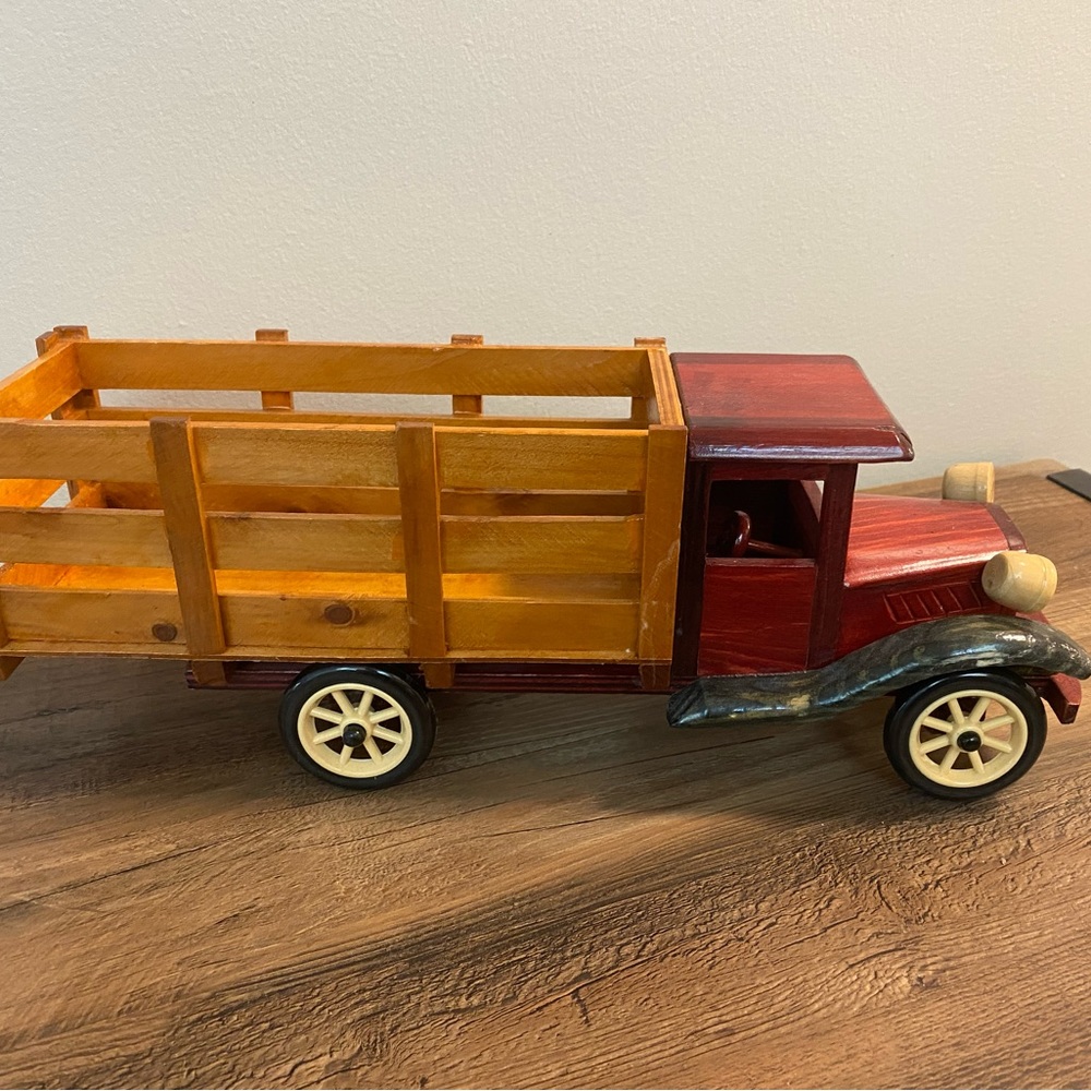 New Wooden decor truck (vintage style)
